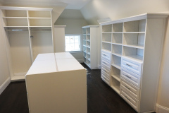 Custom-Walk-In-Closet