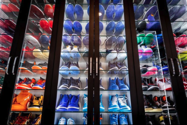 Closet shoe storage